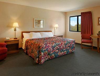 Days Inn By Wyndham Boonville Szoba fotó