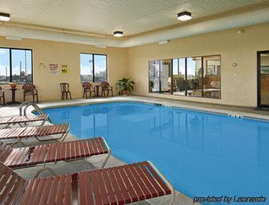 Days Inn By Wyndham Boonville Létesítmények fotó