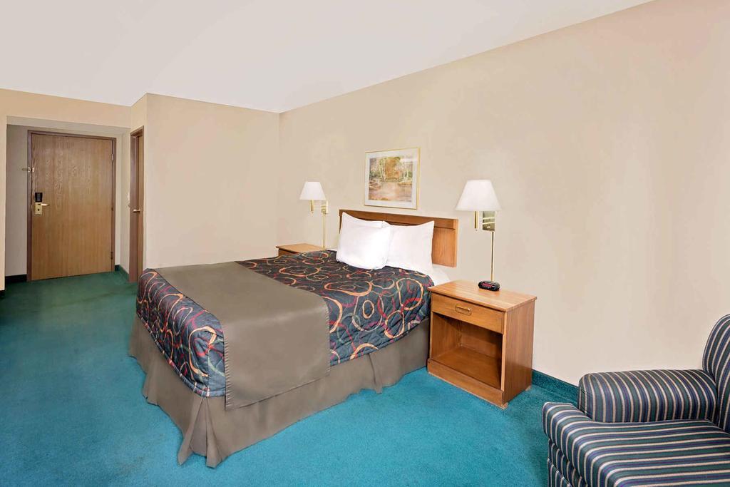 Days Inn By Wyndham Boonville Kültér fotó